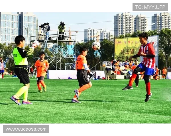 北京足球队在冠军赛中的耐力表现分析与战术探讨