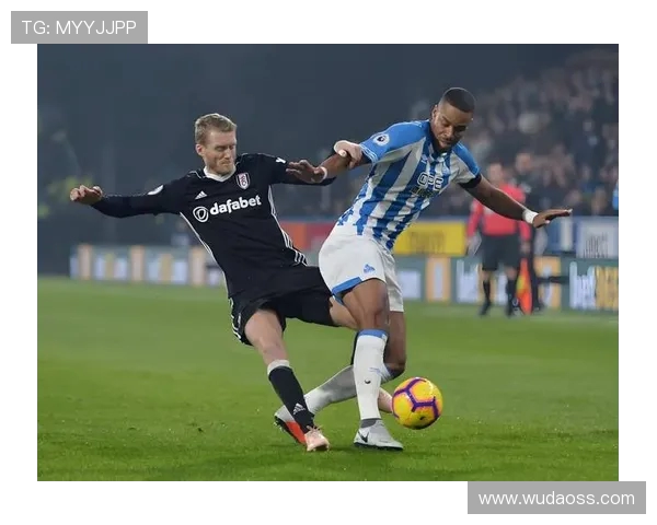 威科姆与哈德斯菲尔德激战正酣谁能在这场对决中笑到最后 威科姆与哈德斯菲尔德激战正酣谁能在这场对决中笑到最后