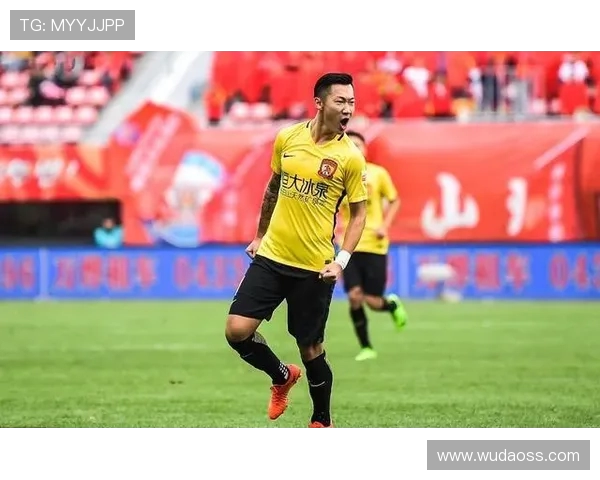 巅峰对决郑智与武磊谁能在绿茵场上书写传奇新篇章